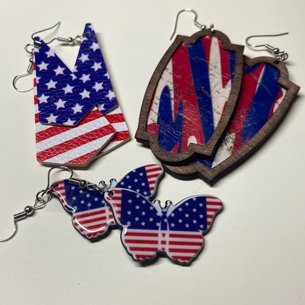 3 pr Americana earrings